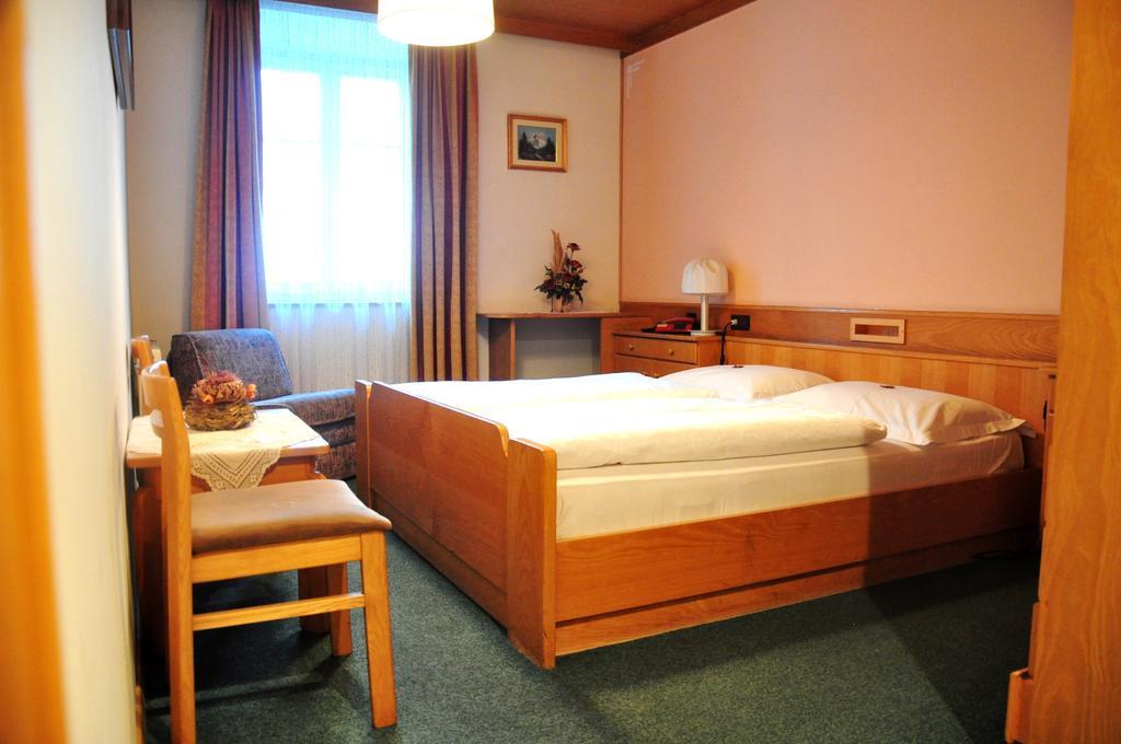 Hotel Grauer Baer Bressanone Quarto foto