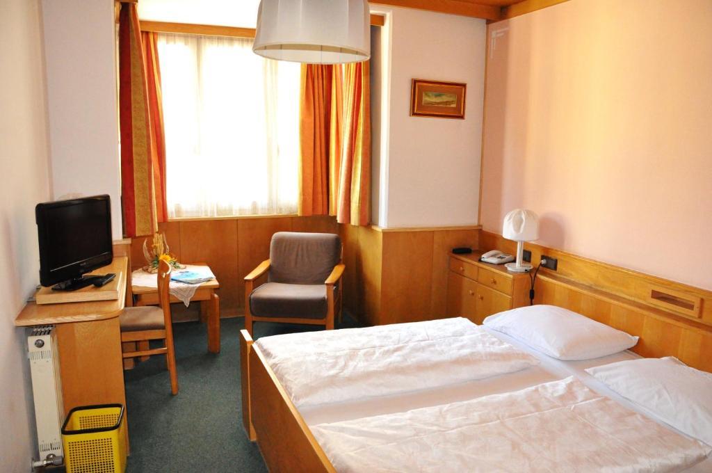 Hotel Grauer Baer Bressanone Quarto foto